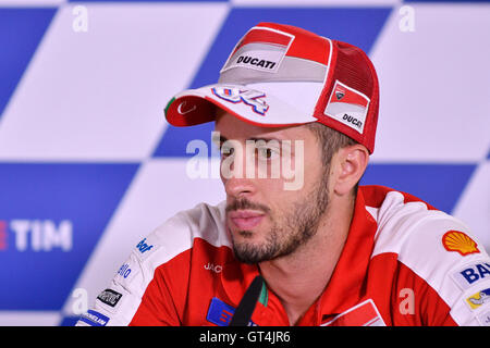 Misano Adriatico, Italien. 8. September 2016. Andrea Dovizioso aus Italien und Ducati Team Gesten während der Pressekonferenz vor dem Ereignis MotoGP Gran Premio di San Marino e della Riviera di Rimini - am 9. September 2016 in Misano Adriatico (RN), Italien.  Bildnachweis: Marco Iorio/Alamy Live-Nachrichten Stockfoto