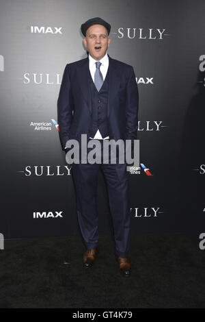 New York City. 6. Sep, 2016. Mike O'Malley besucht die "Sully" NewYork Premiere in Alice Tully Hall, Lincoln Center am 6. September 2016 in New York City. | Verwendung Weltweit/Picture Alliance © Dpa/Alamy Live-Nachrichten Stockfoto