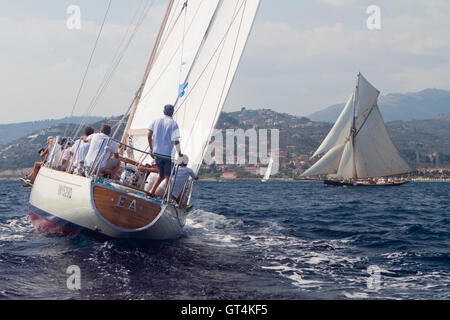 Imperia, Italien. 8. September 2016. Die Yacht EA Segeln während Vele d ' epoca, einen Oldtimer Yacht-Wettbewerb findet alle zwei Jahre in Imperia. Stockfoto