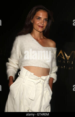 New York, New York, USA. 8. Sep, 2016. Schauspielerin KATIE HOLMES besucht die Avra Madison Grand Opening Party statt, auf der Upper East Side. Bildnachweis: Nancy Kaszerman/ZUMA Draht/Alamy Live-Nachrichten Stockfoto