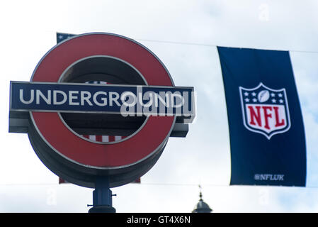 London UK. 9. September 2016. NFL-Flaggen wehen in der Regent Street, der London american-Football-Spiele im Oktober in Wembley und Twickenham Stadien zu feiern. Bildnachweis: Alberto Pezzali/Alamy Live-Nachrichten Stockfoto