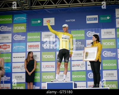 Haytor Dartmoor, UK. 9. September 2016. Abschluss der Sidmouth Haytor Etappe der Tour of Britain Steve Cummings Team Dimensionsdaten geht in das gelbe Trikot des Gesamtführenden Credit: Anthony Collins/Alamy Live News Stockfoto