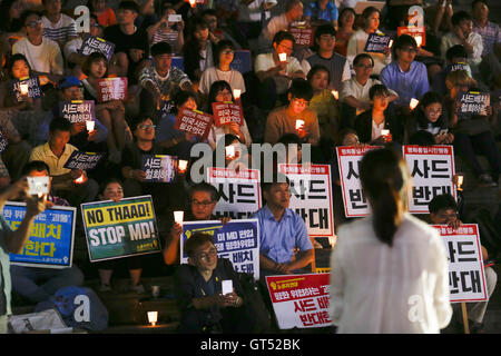 Seoul, Südkorea. 10. September 2016. Demonstranten halten Schilder mit der Aufschrift 'NO THAAD, STOP MD' © Min Won-Ki/ZUMA Draht/Alamy Live News Stockfoto