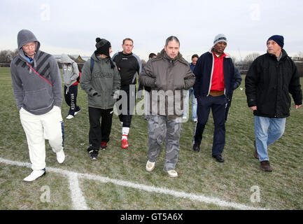 Gefrorene Stellplätze bringen über die Verschiebung von zehn Spielen auf Osten Sumpf - Hackney & Leyton Liga im Osten Marsh, Hackney - 01.04.09 Stockfoto