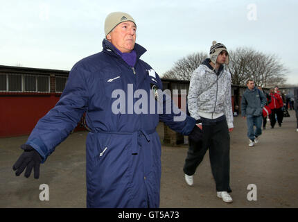 Gefrorene Stellplätze bringen über die Verschiebung von zehn Spielen auf Osten Sumpf - Hackney & Leyton Liga im Osten Marsh, Hackney - 01.04.09 Stockfoto