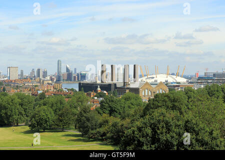 Ein Blick auf Greenwich und die O2-Gebäude mit den London Docklands im Hintergrund Stockfoto