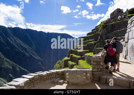 Machu Pichu, Peru - 16.Mai: Touristen erkunden die verlorene Stadt der Inkas oder Machu Pichu, schönen Ort in Peru. 16. Mai 2016, Stockfoto