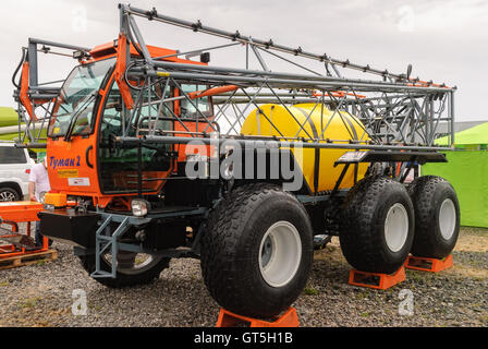 Sprüher Streuer selbstfahrende Nebel-2 Stockfoto