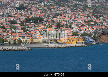 Stadt am Meer. Funchal, Madeira, Portugal Stockfoto