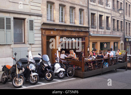 Fassade eines Restaurants in Genf, Schweiz Stockfoto