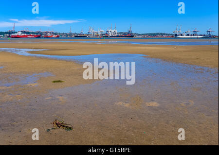 Durban ist die drittgrößte Stadt Südafrikas, die Stadt hat eine Bevölkerung von fast 3,5 Millionen. Der größte Hafen in Südafrika. Stockfoto