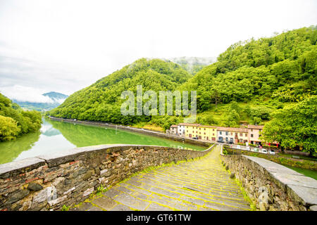 Teufelsbrücke in Italien Stockfoto