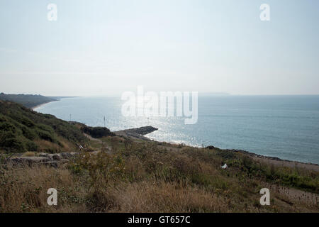 Zuvorkommend, Christchurch, Dorset mit Meerblick. Stockfoto