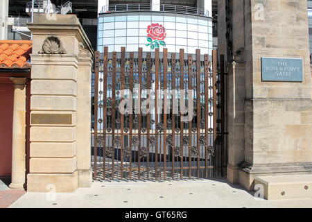 Rose und Mohn Tore, West stehen, Twickenham Stadion, größere London, England, Großbritannien, Vereinigtes Königreich UK, Europa Stockfoto