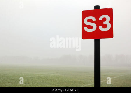 Regen, Frost und Nebel bringen über die Verschiebung des Hackney & Leyton Sonntag Ligaspiele im Süden Marsh, Hackney Sümpfe, London - 01.04.15 Stockfoto