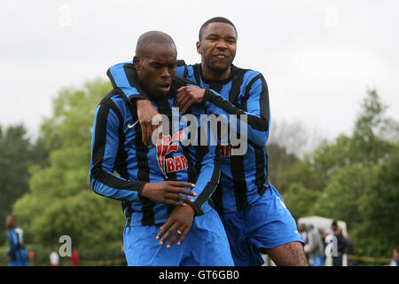 Lapton ihre erste Tor und feiern - Lapton Vs Black Meteors - Hackney & Leyton Sunday League Dickie Davies-Cup-Finale F Stockfoto