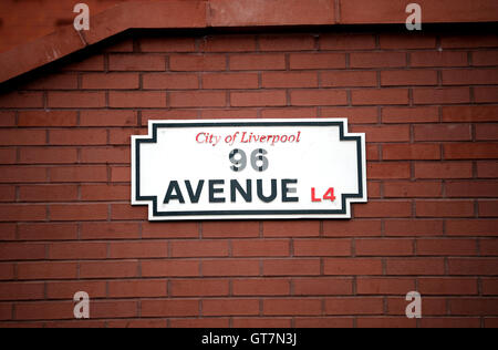 Einen allgemeinen Überblick über 96 Avenue, Liverpool. Die Allee wurde speziell konzipiert, das Stadion für die breitere Gemeinschaft und Stanley Park zu verbinden. Stockfoto