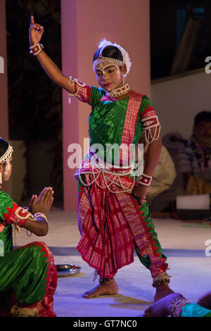 Gotipua, eine traditionelle Tanzform im Bundesstaat Odisha, Indien, und der Vorläufer des klassischen Odissi-Tanzes. Stockfoto