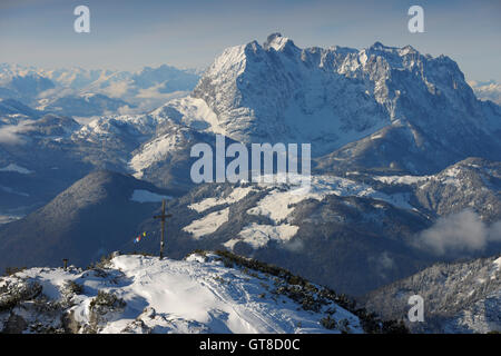 Blick über Steinplatten Gipfel, Kaisergebirge, Waidring, Tirol, Österreich Stockfoto