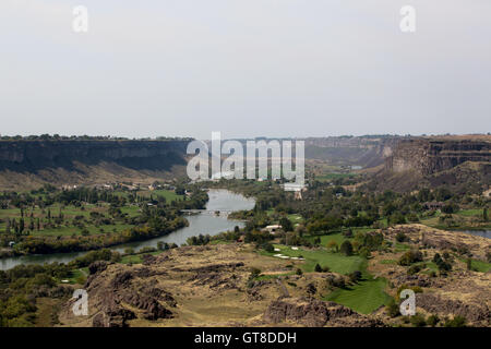 Malerische Landschaftsblick auf den Snake River Canyon in der Nähe von Twin Falls, Idaho zeigt Farmen durch die Bewässerung am Fluss Stockfoto