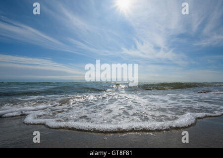 Baltic Sea Strand mit Sonne, Katholm Strand, Grenaa, Ost-Jütland, Dänemark Stockfoto