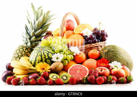 Komposition mit verschiedenen Früchten. Ausgewogene Ernährung Stockfoto
