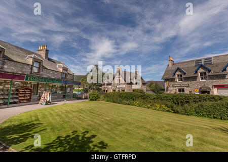 Das kleine Dorf Braemar in Grafschaft Aberdeenshire, Schottland, Großbritannien Stockfoto