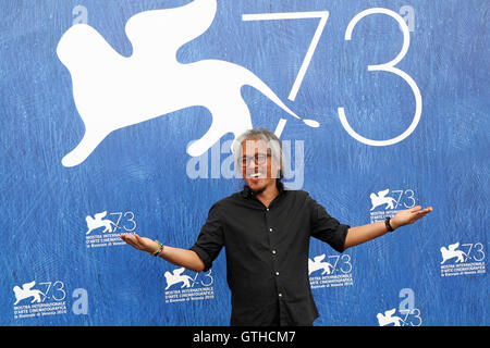 Venedig, Italien. 09. Sep, 2016. Regisseur Lav Diaz besuchen "Ang Babaeng Humayo (die Frau, die verlassen)" Fototermin während des 73. Venedig Film-Festival. Bildnachweis: Andrea Spinelli/Pacific Press/Alamy Live-Nachrichten Stockfoto