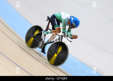 Irlands Eoghan Clifford konkurriert in der Herren C3 3000 m einzelnen Streben nach Qualifikation auf dem Rio Olympic Velodrome am zweiten Tag der Rio Paralympischen Spiele 2016 in Rio De Janeiro, Brasilien. Stockfoto