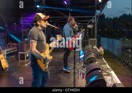 Dodgy spielen "Seebühne" Camper aufrufen, Ragley Hall, Alcester, Warwickshire. 26. August 2016 Stockfoto