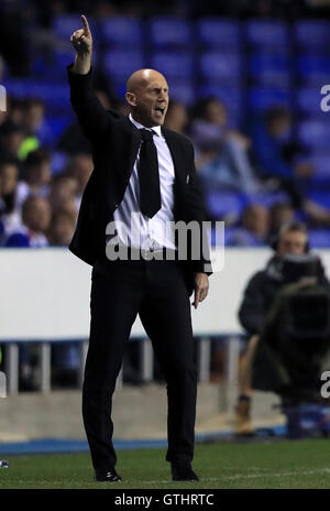 Lesen Manager Jaap Stam entsprechen Gesten an der Seitenlinie während der Himmel Bet Meisterschaft im Madejski Stadium, lesen. PRESSEVERBAND Foto. Bild Datum: Freitag, 9. September 2016. Bildnachweis sollte lauten: John Walton/PA Wire. Einschränkungen: EDITORIAL verwenden nur keine unbefugten Audio, Video, Daten, Spielpläne, Verbandsliga/Logos oder "live"-Dienste. Im Spiel Onlinenutzung beschränkt auf 75 Bilder, keine video Emulation. Keine Verwendung in Wetten, Spiele oder Vereinsspieler/Liga/Einzelpublikationen. Stockfoto