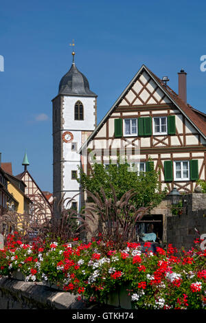 Kirche und die alten Gebäude im Zentrum von Waldenburg, Baden-Württemberg, Deutschland Stockfoto