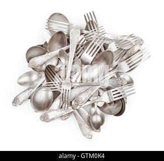 Haufen alter Vintage Silber Besteck (Gabel, Löffel, Messer) isoliert auf weißem Hintergrund Stockfoto