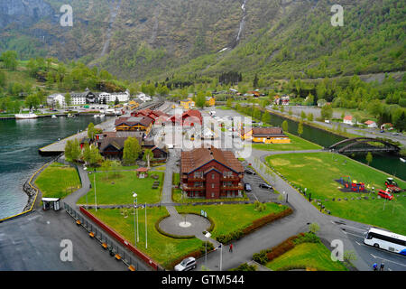 Eine hohe Aussicht auf Flam in Norwegen vom Schiff Azura Stockfoto