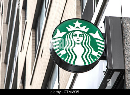 Ein Starbucks-Logo. Stockfoto