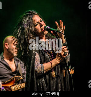 Sari Schorr am Gesang im Norden Farm, Maidenhead Stockfoto