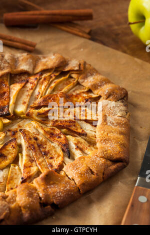 Hausgemachte Zimt Zucker Apfel Galette verzehrfertige Stockfoto