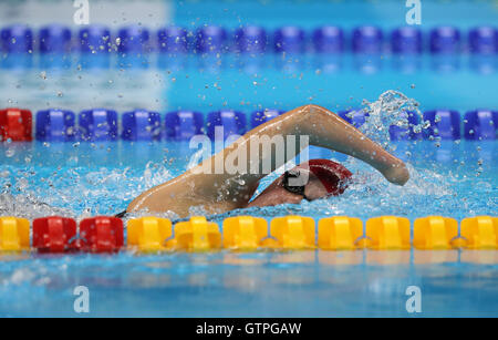 Großbritanniens Amy Marren konkurriert in der Frauen 400 m Freistil S9 Finale im Olympischen Spiele Aquatics Stadium während des zweiten Tages der Rio Paralympischen Spiele 2016 in Rio De Janeiro, Brasilien. Stockfoto