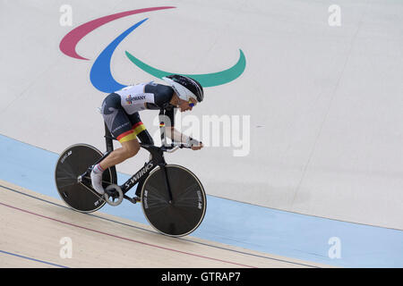 Rio De Janeiro, Brasilien 09 SEP 16: Erich Winkler Deutschland läuft in den Herren C1 3000 Meter Einzelverfolgung am zweiten Tag des Wettbewerbs auf die Paralympischen Spiele 2016 in Rio. Stockfoto