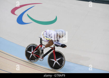 Rio De Janeiro, Brasilien 09 SEP 16: Columbias Alvaro Galvis Becerra Rennen der Herren C2 Einzelverfolgung 3000 Meter am zweiten Tag des Wettbewerbs auf die Paralympischen Spiele 2016 in Rio. Stockfoto