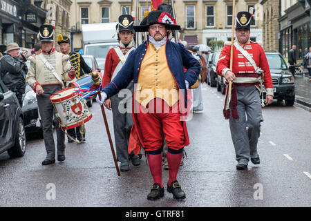 Bath, Großbritannien. 10. September 2016. Jane Austen Fans sind abgebildet, Teilnahme an der Welt berühmte Grand Regency kostümiert Promenade. Die Promenade ist Teil der Jane Austen Festival eine Prozession durch die Straßen von Bad und die Teilnehmer kommen aus der ganzen Welt Kleid in Kostümen aus dem 18. Jahrhundert. Bildnachweis: Lynchpics/Alamy Live-Nachrichten Stockfoto