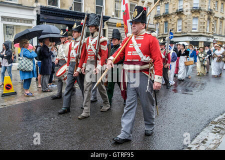 Bath, Großbritannien. 10. September 2016. Jane Austen Fans sind abgebildet, Teilnahme an der Welt berühmte Grand Regency kostümiert Promenade. Die Promenade ist Teil der Jane Austen Festival eine Prozession durch die Straßen von Bad und die Teilnehmer kommen aus der ganzen Welt Kleid in Kostümen aus dem 18. Jahrhundert. Bildnachweis: Lynchpics/Alamy Live-Nachrichten Stockfoto