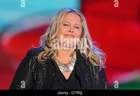 Zwickau, Deutschland. 7. Sep, 2016. Norwegische Sängerin Anita Hegerland während der Generalprobe führt für die TV-show "Stefanie Hertel - Meine Sterne" (lit.) "Meine Stars") in Zwickau, Deutschland, 7. September 2016. Die Show mit verschiedenen musikalischen Gästen wird am 10. September 2016 im MDR Fernsehen ausgestrahlt. Foto: JAN WOITAS/Dpa/Alamy Live News Stockfoto