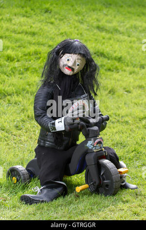 Engel-Festival, Altham, Accrington. 10. September 2016: werden sie heiligen Engeln oder vielleicht Hells Angels oder sogar "Fallen Angels" - Wer weiß? Es gibt kein Thema und Dorfbewohner können lassen Sie ihrer Fantasie austoben. Besucher erhalten einen "Angel Trail"-Karte zeigt den Standort aller Engel im Dorf und die Karte wird einen Abstimmung Slip für "Der humorvollsten Engel" und "die kunstvollsten Angel" und "the most original Angel".  Bildnachweis: Cernan Elias/Alamy Live-Nachrichten Stockfoto