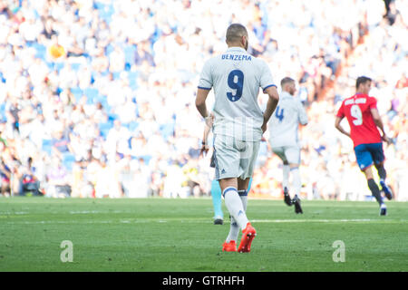 Madrid, Spanien. 10. September 2016. Karim Benzema (Forward, Real Madrid) während des Fußballspiels der dritten Runde der Saison 2016/2017 der spanischen Liga "La Liga" zwischen Real Madrid und Club Atletico Osasuna im Santiago-Bernabéu-Stadion am 10. September 2016 in Madrid, Spanien. Bildnachweis: David Gato/Alamy Live-Nachrichten Stockfoto