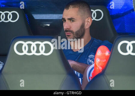 Madrid, Spanien. 10. September 2016. Karim Benzema (Forward, Real Madrid) während des Fußballspiels der dritten Runde der Saison 2016/2017 der spanischen Liga "La Liga" zwischen Real Madrid und Club Atletico Osasuna im Santiago-Bernabéu-Stadion am 10. September 2016 in Madrid, Spanien. Bildnachweis: David Gato/Alamy Live-Nachrichten Stockfoto