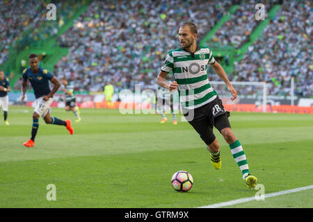 10. September 2016. Lissabon, Portugal. Sporting Niederländisch weiterleiten Bas Dost (28) während das Spiel Vs Sporting CP Moreirense FC Credit: Alexandre de Sousa/Alamy Live News Stockfoto