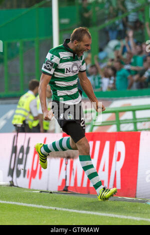 10. September 2016. Lissabon, Portugal. Sporting Niederländisch weiterleiten Bas Dost (28) feiert nach ein Tor erzielt, während das Spiel Vs Sporting CP Moreirense FC Credit: Alexandre de Sousa/Alamy Live News Stockfoto