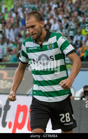 10. September 2016. Lissabon, Portugal. Sporting Niederländisch weiterleiten Bas Dost (28) feiert nach ein Tor, während das Spiel Vs Sporting CP Moreirense FC Credit: Alexandre de Sousa/Alamy Live News Stockfoto