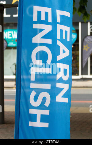 "Englisch lernen" Banner Förderung Englisch Unterrichtssprache gefördert vom British Council, Manchester, UK. Stockfoto